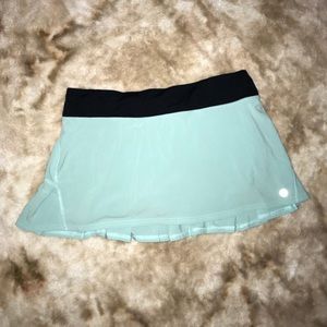 Teal Lululemon Speed Skirt (size 8)